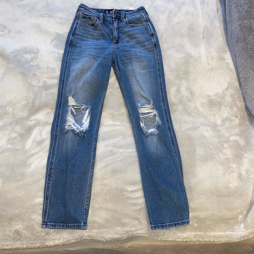 Hollister Ultra High Rise Mom Jeans